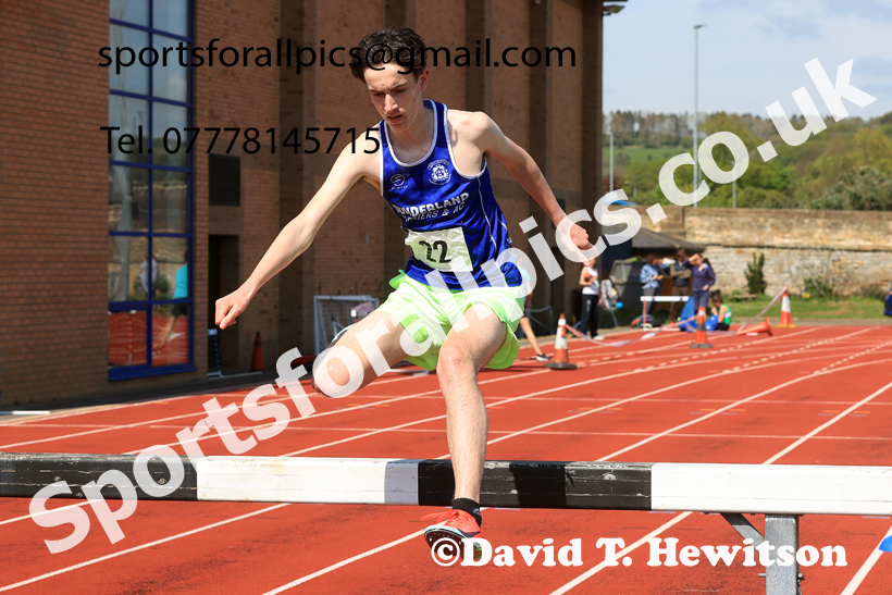 Steeplechase, 2026 Elswick Harriers Event, Wentworth, Hexham. Photo: David T. Hewitson/Sports for All Pics